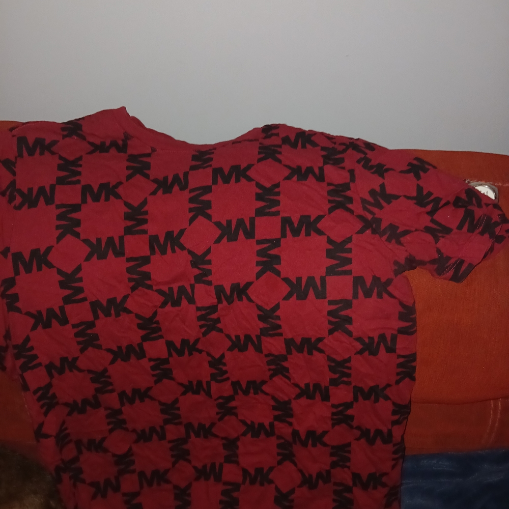 2 Shirt Bundle Michael Kors Tee Shirt Bundle. Both For 1 Price. - Picture 3 of 4